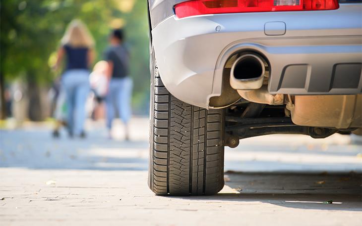 Volkswagen Golf Sağa Çekiyor – Rot Balans Sorunu mu, Direksiyon Ayarı mı?