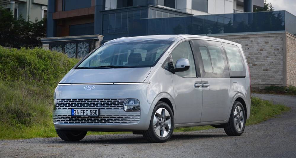 Hyundai Staria Hybrid Özellikleri ve Fiyatı – 2025 Hibrit Minibüs Detayları