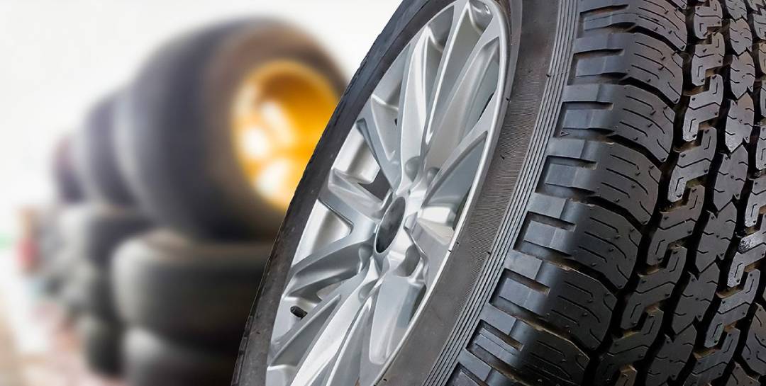 225/45 R18 mi 235/40 R18 mi?